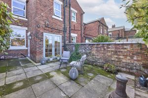 Photo 27- click for photo gallery